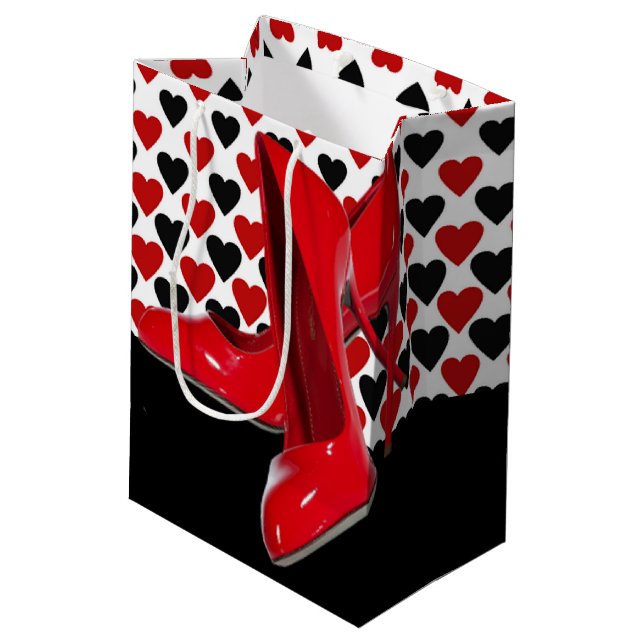 Rote u. schwarze Herzen mit rotem hohem Heels Mittlere Geschenktüte (Rückseite Schrägansicht)