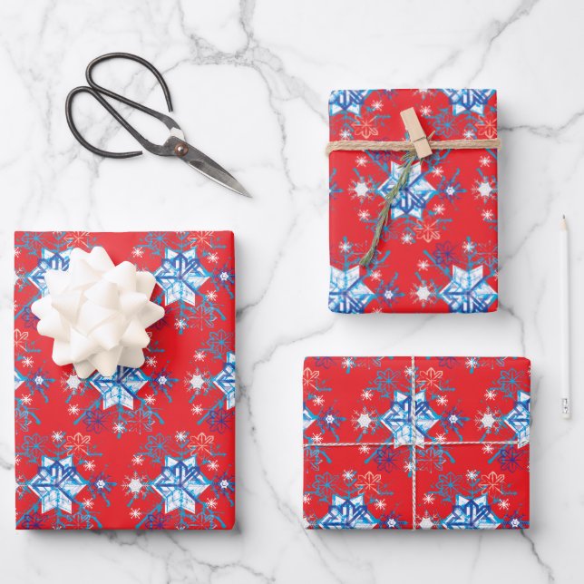 Rote und blaue Schneeflocken und Sterne Geschenkpapier Set (Vorderseite)