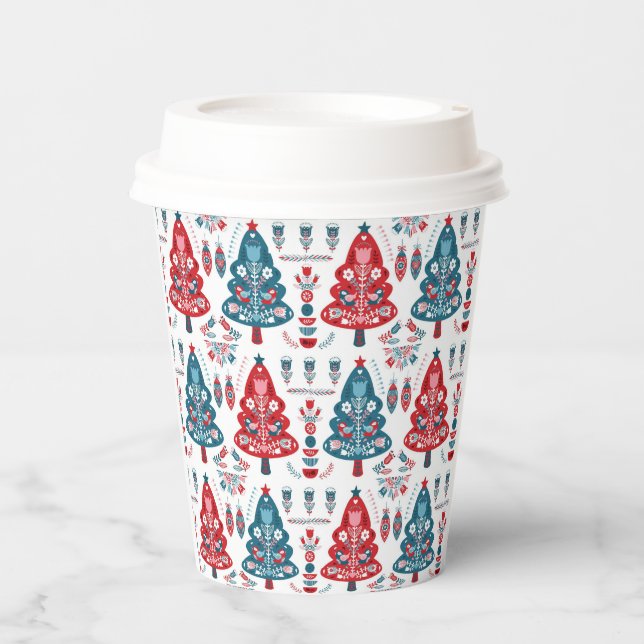 Rote und blaue skandinavische Weihnachtsbaumkunst Pappbecher (Vorderseite)
