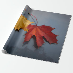 ROTE UND GELBE AHORNBLÄTTER GESCHENKPAPIER