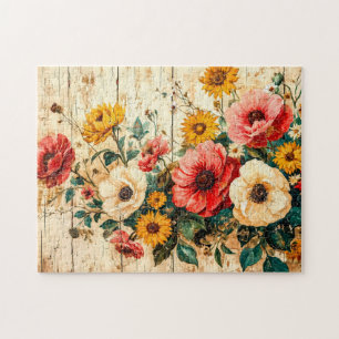 Rote und gelbe Gartenblumen auf Holz