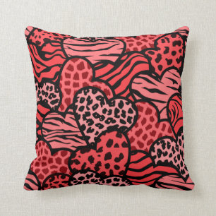 Rote und schwarze girly Tierdruck-Herzen Kissen