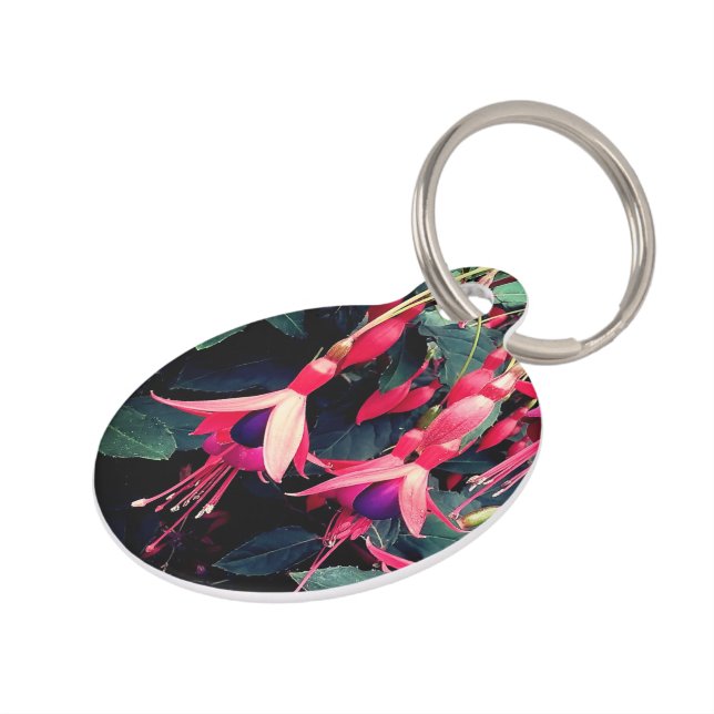 Rote und violette Blumen Haustiermarke (Seite)