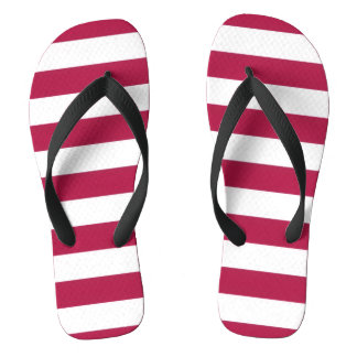 Rote und weiße gestreifte Flip Flops – Sommer-Stra