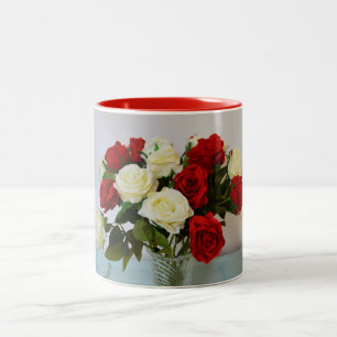 Rote und weiße Rose Zweifarbige Tasse