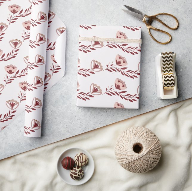 Rote und weiße skandinavische Flora Geschenkpapier (Basteln)