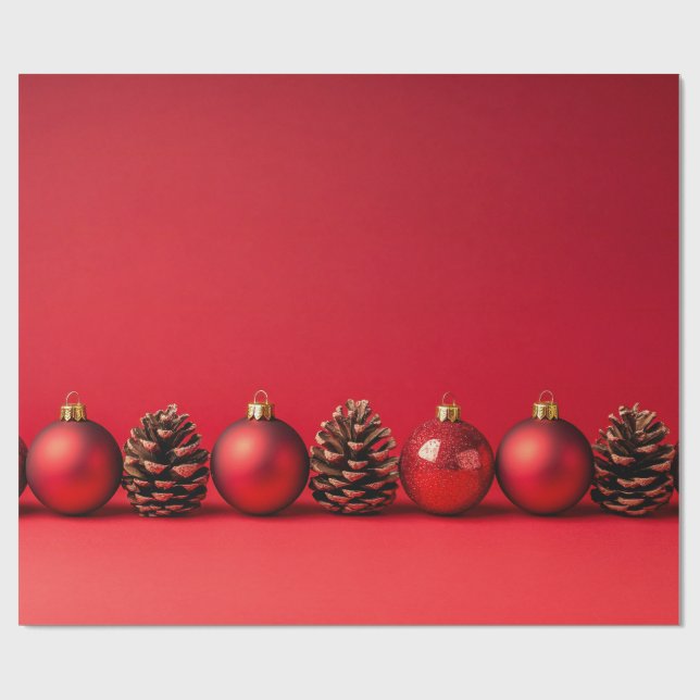 Rote Weihnachtskugeln und Kiefernzapfen  Geschenkpapier (Flach)