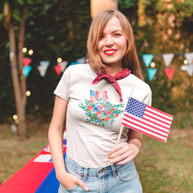 Rote weiße und blaue Blumen Patriotisch 4. Juli T-Shirt (Von Creator hochgeladen)