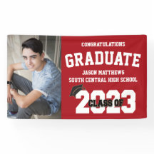 Roter Abschluss-Banner 2023 mit Cap