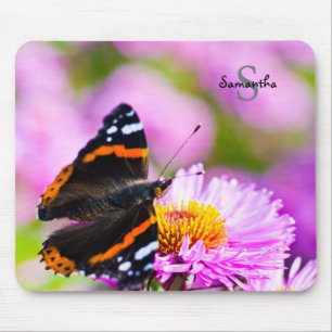 Roter Admiral-Schmetterling auf Blume Mausmatte Mousepad