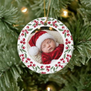 Roter Beeren-Zweigrahmen Erstes Weihnachtsfoto Keramik Ornament
