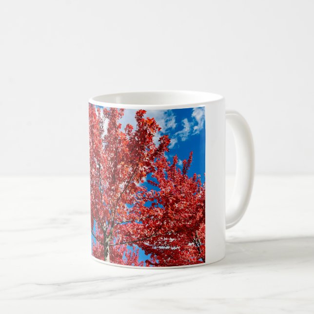 Roter Blätterbaum im Herbst Kaffeetasse (VorderseiteRechts)