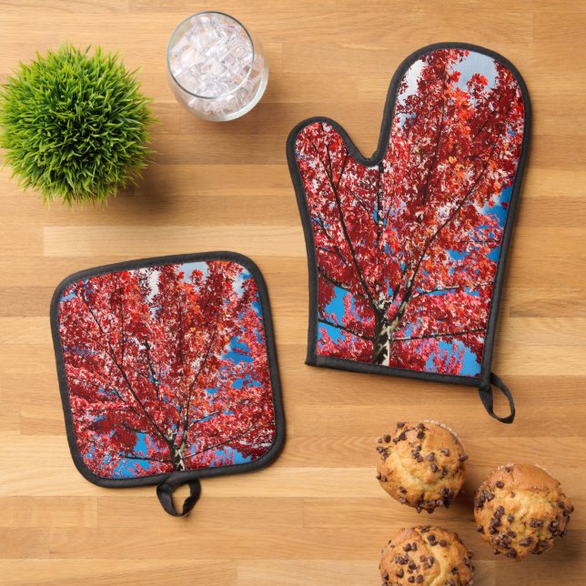 Roter Blätterbaum im Herbst Ofenhandschuh & Topflappen-Set (Oben Unten)