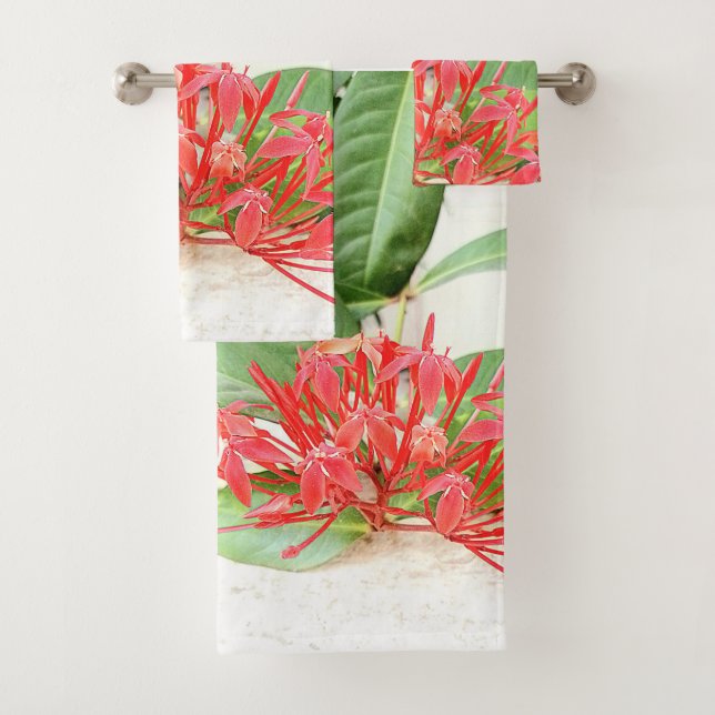 Roter Dschungel Geranium Oasis Badetuch Set (Insitu)
