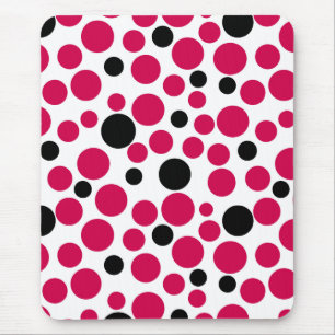 Roter Erbsenretro auf weißem Hintergrund Mousepad