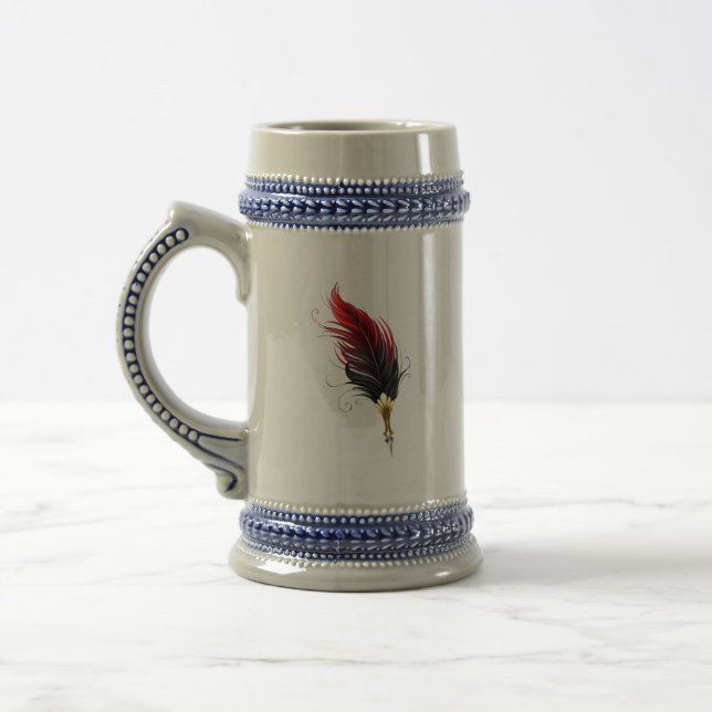Roter Federhalter mit Goldfeder Bierglas (Links)