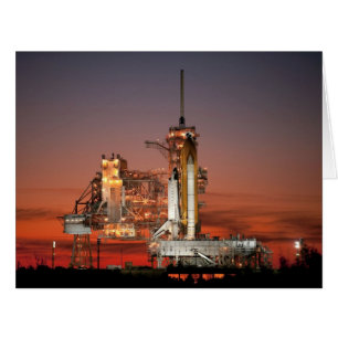 Roter Himmel beim Start der Raumfähre Atlantis