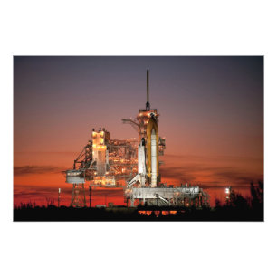 Roter Himmel beim Start der Space Shuttle Atlantis Fotodruck