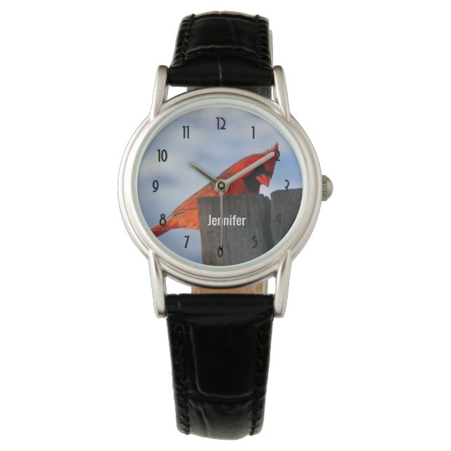 Roter Kardinal auf Holzstumpf Personalisiert Armbanduhr (Vorderseite)