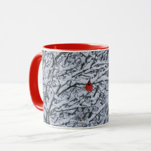 Roter Kardinal-Vogel im Winter-Wintercup der Tasse