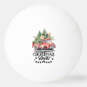 Roter LKW mit Weihnachtsbaum für Pingpongspieler Tischtennisball