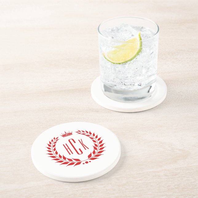 Roter Lorbeerkranz mit individuellem Monogramm Getränkeuntersetzer (Seite)