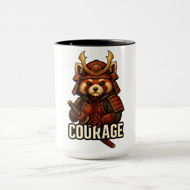 Roter Panda-Samurai mit dem Wort Mut Tasse (Zentrum)