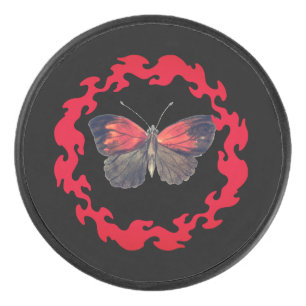Roter Schmetterling im Kreis des Feuers - Symbol d Eishockey Puck