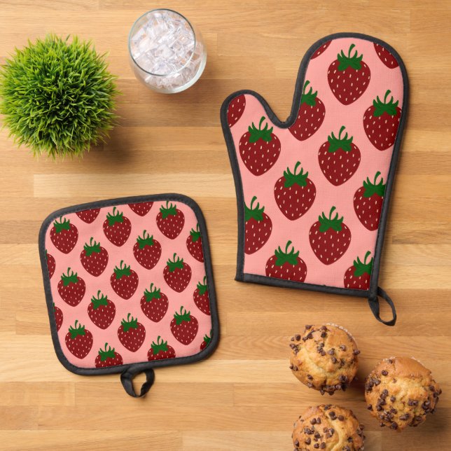 Roter Sommer Erdbeeren auf weichrosa Ofenhandschuh & Topflappen-Set (Oben Unten)