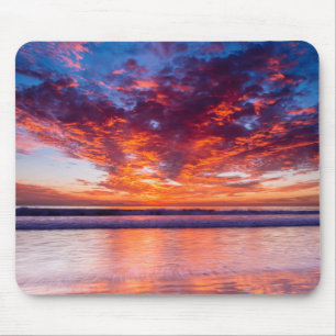 Roter Sonnenuntergang über dem Meer, Kalifornien Mousepad
