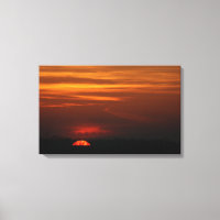 Roter Sonnenuntergang über dem Mittleren Westen
