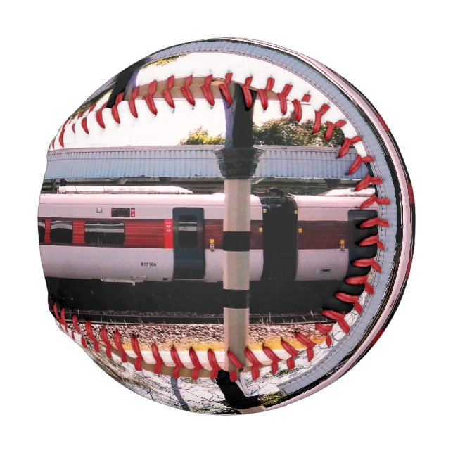Roter und weißer Zug Baseball (Vorne Rechts)