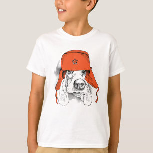 Roter Ushanka Hut Basset Hounds T-Shirt