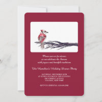 Roter Vogel bei einer Branch-Einladung