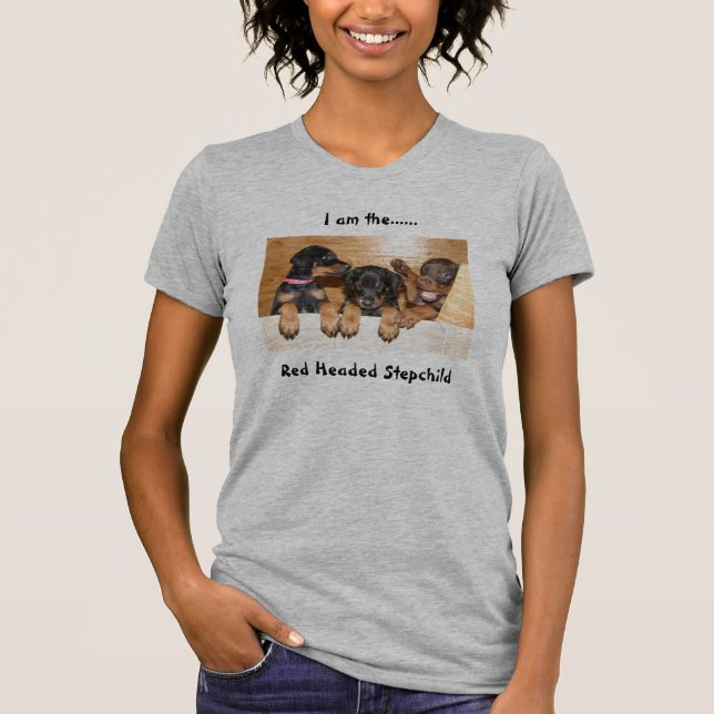 Roter vorangegangener Stepchild T-Shirt (Vorderseite)