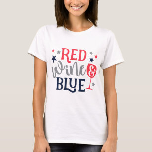 Roter Wein und Blau T-Shirt