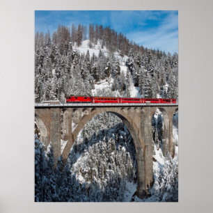 Roter Zug Pine Snow Covered Mountains Schweiz Poster