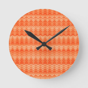 Rotes abstraktes Zickzacktextilmuster Runde Wanduhr