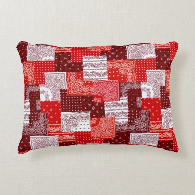 Rotes Bandana-Patchwork-Paisley-Nähmuster Dekokissen (Vorderseite)