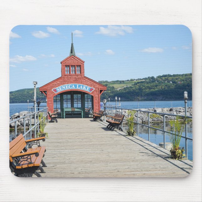 Rotes Bootshaus am Seneca-See Mousepad (Vorne)