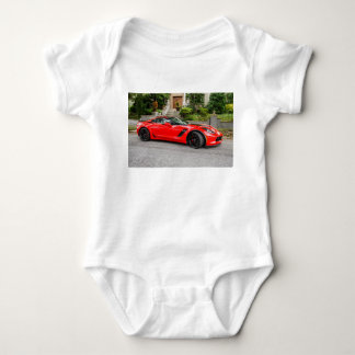 Rotes C7 Chevrolet Corvette Baby Strampler