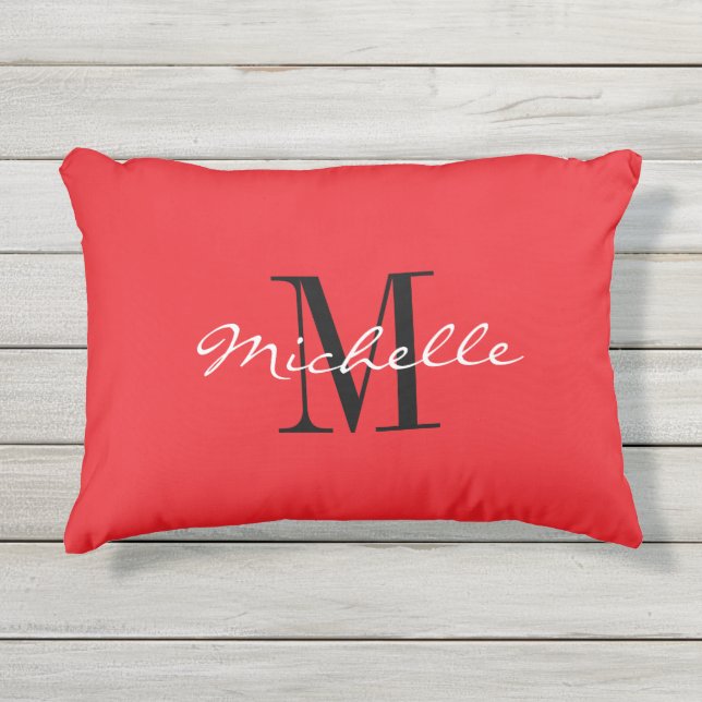 Rotes Dekokissen für außen mit stilvollem Monogram (Vorderseite)