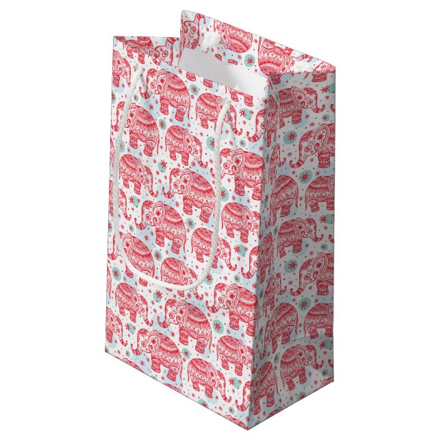 Rotes ethnisches Elefant-Muster Kleine Geschenktüte (Rückseite Schrägansicht)