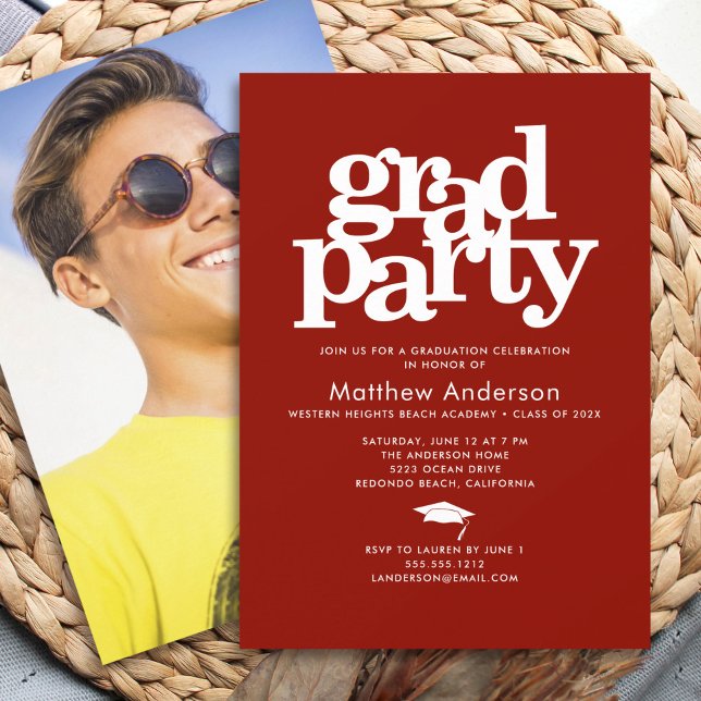 Rotes Foto Grad Party Fett Typografie Minimalistis Einladung (Von Creator hochgeladen)
