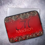 Rotes Glitzer-Monogramm Laptopschutzhülle<br><div class="desc">Eleganter Rot-Gold Glitzer Monogramm Laptop-Ärmel. Fügen Sie Ihrem Büro, Ihrem Schreibtisch oder Ihrem persönlichen Raum mit einem schicken und stilvollen individuelle Name und monogramm Laptop-Ärmel etwas Stil hinzu. Personalisieren Sie es mit einem Skriptnamen und Monogramm. Das perfekte Accessoire für ein modernes Mädchen oder eine modische Frau. Schönes, modernes und cooles...</div>
