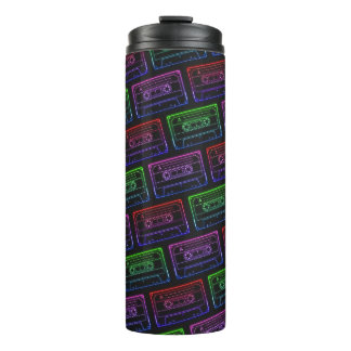 Rotes grünes Neon Retro-Kassette-Tape-Muster Thermosbecher