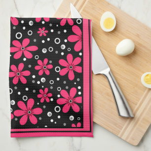 rotes Handtuch mit Blumenrand