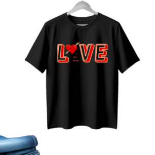 Rotes Herz mit Text-Liebe T-Shirt