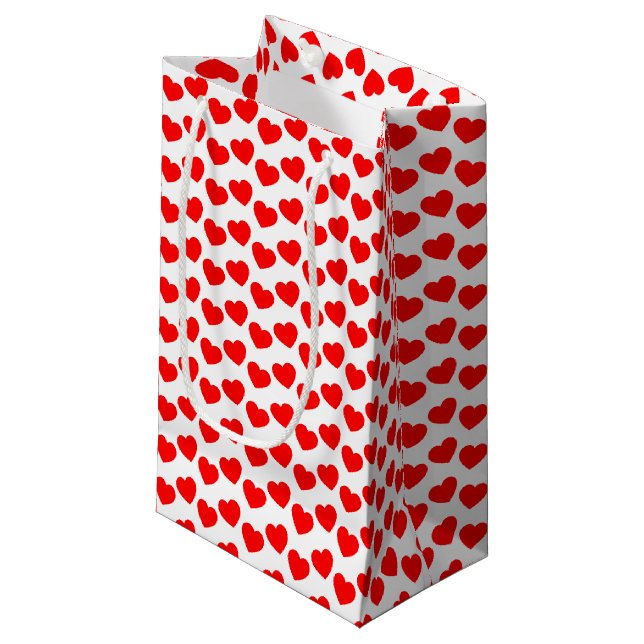 Rotes Herz-Muster auf weißer kleiner Kleine Geschenktüte (Vorderseite Schrägansicht)