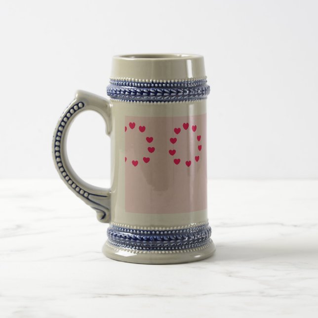 Rotes Herz rundet Rosa ab Bierglas (Links)